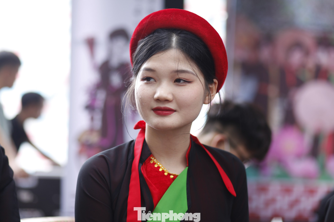 Nhiều chị hai quan họ ở hội Lim không chỉ xinh đẹp mà còn hát hay.