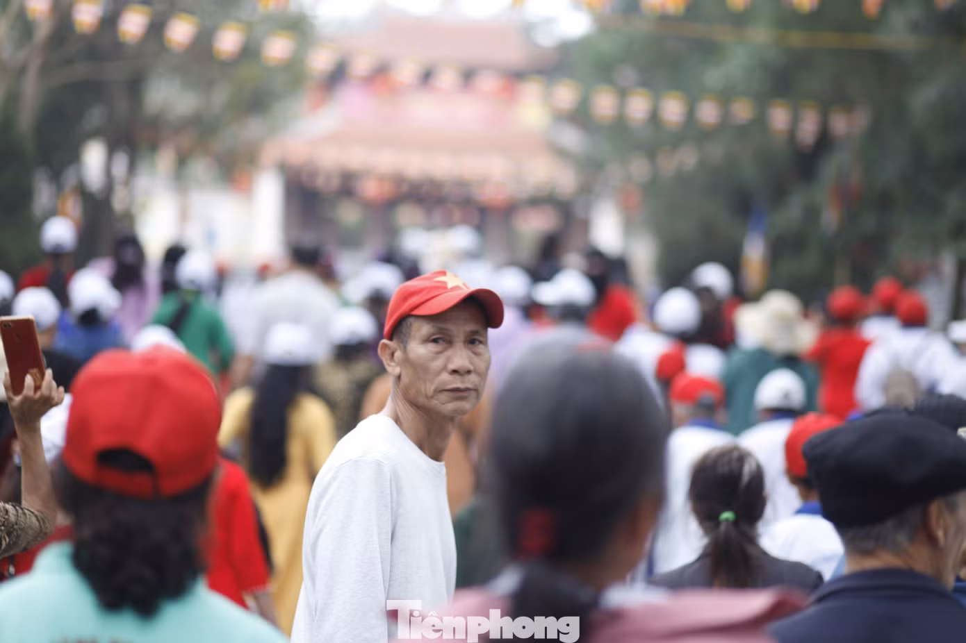 Từ đầu giờ sáng 21/2 (tức ngày 12 tháng Giêng), đông đảo người dân trong và ngoài tỉnh Bắc Ninh đến hội Lim. Ảnh: Nguyễn Thắng.
