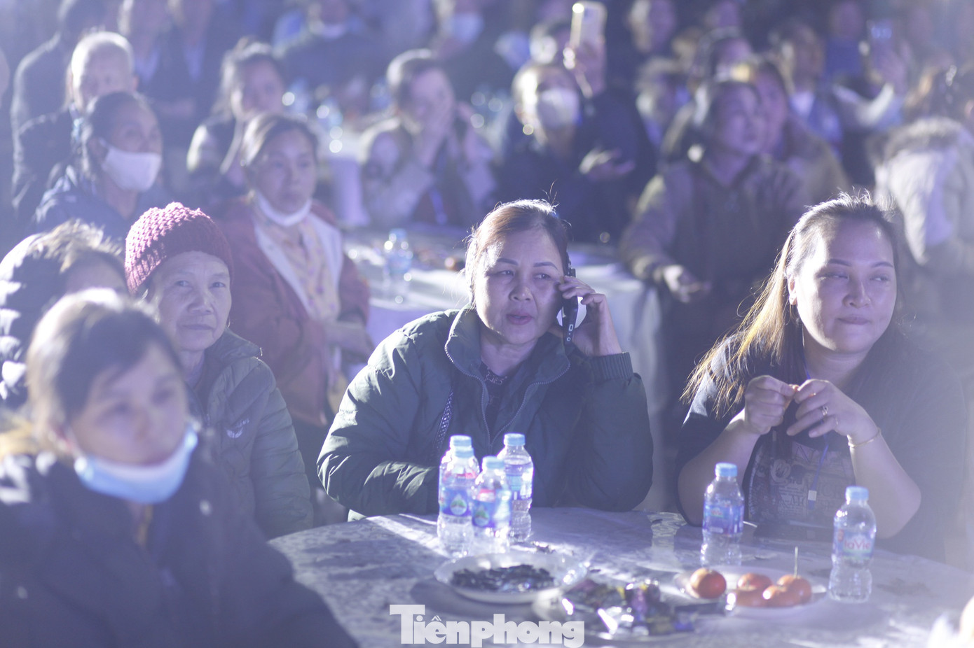 Tối 21/1, trời lạnh nhưng hàng trăm bệnh nhân và người nhà bệnh nhân đã có mặt tại sân Bệnh viện Đa khoa tỉnh Bắc Giang hào hứng tham gia chương trình vui xuân yêu thương đón Tết. Ảnh: Nguyễn Thắng Tối 21/1, trời lạnh nhưng hàng trăm bệnh nhân và người nhà bệnh nhân đã có mặt tại sân Bệnh viện Đa khoa tỉnh Bắc Giang hào hứng tham gia chương trình vui xuân yêu thương đón Tết. Ảnh: Nguyễn Thắng