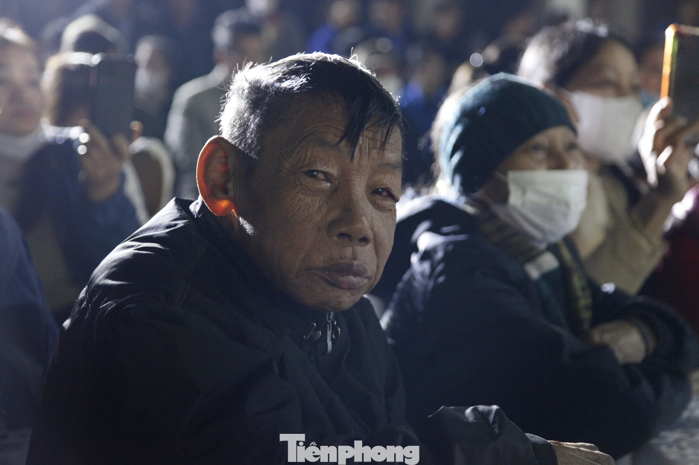 Chia sẻ với PV Tiền Phong, ông Lê Thanh Luyện cho biết, ông ở huyện Tân Yên. Ông Luyện phải chạy thận suốt 22 năm qua nên chi phí rất tốn kém, phải điều trị xuyên Tết, chương trình xuân yêu thương đã mang lại cho ông niềm vui. Chia sẻ với PV Tiền Phong, ông Lê Thanh Luyện cho biết, ông ở huyện Tân Yên. Ông Luyện phải chạy thận suốt 22 năm qua nên chi phí rất tốn kém, phải điều trị xuyên Tết, chương trình xuân yêu thương đã mang lại cho ông niềm vui.