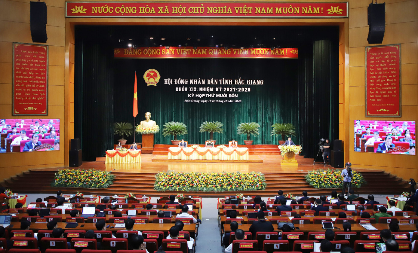 Kỳ họp HĐND tỉnh Bắc Giang lần thứ 14 xem xét, thông qua 27 nghị quyết. Kỳ họp HĐND tỉnh Bắc Giang lần thứ 14 xem xét, thông qua 27 nghị quyết.