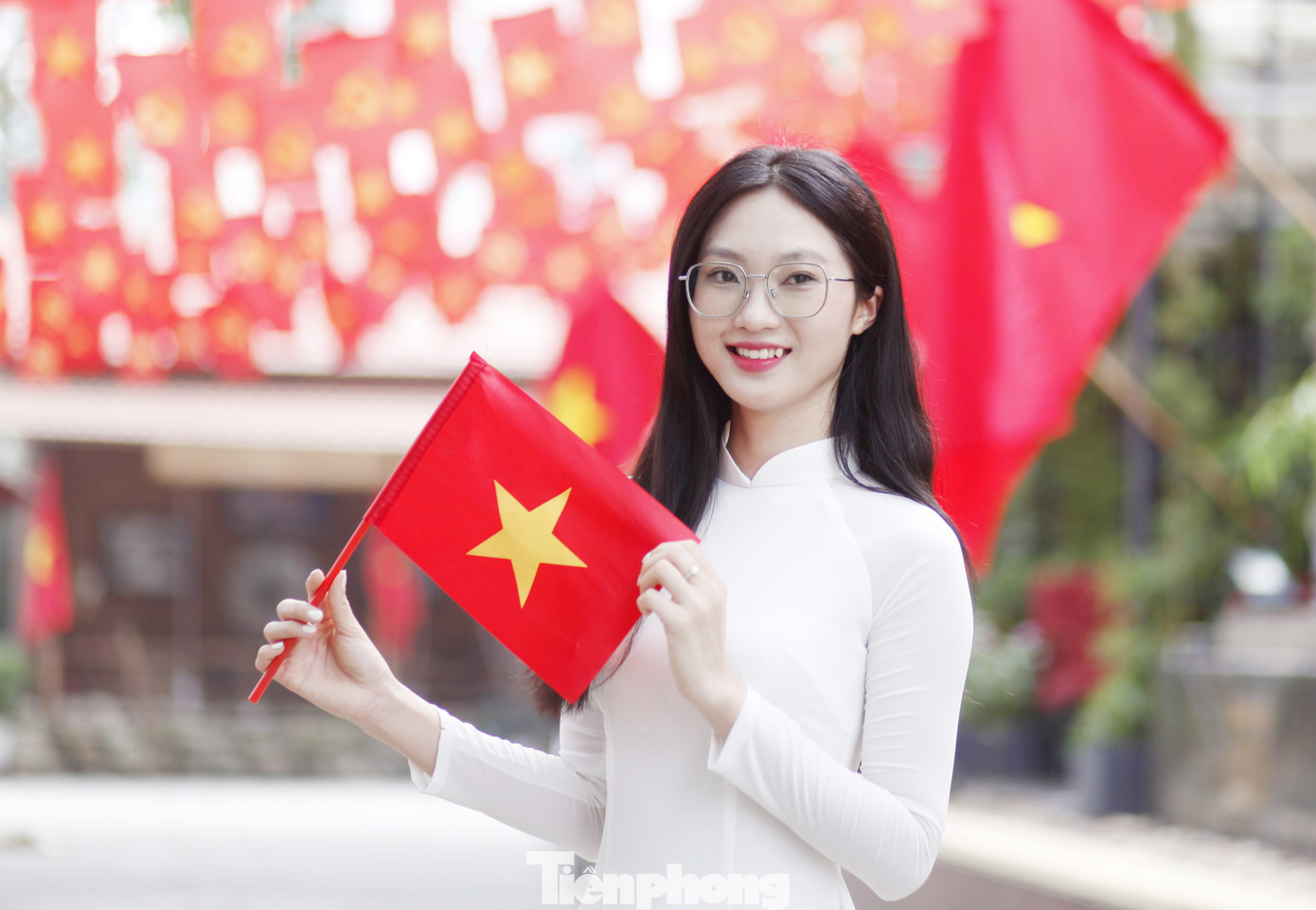 Những ngày qua, Bảo tàng tỉnh Bắc Giang là địa điểm được nhiều bạn trẻ yêu thích đến chụp ảnh nhân dịp kỷ niệm 50 năm Ngày giải phóng miền Nam, thống nhất đất nước. Ảnh: Nguyễn Thắng