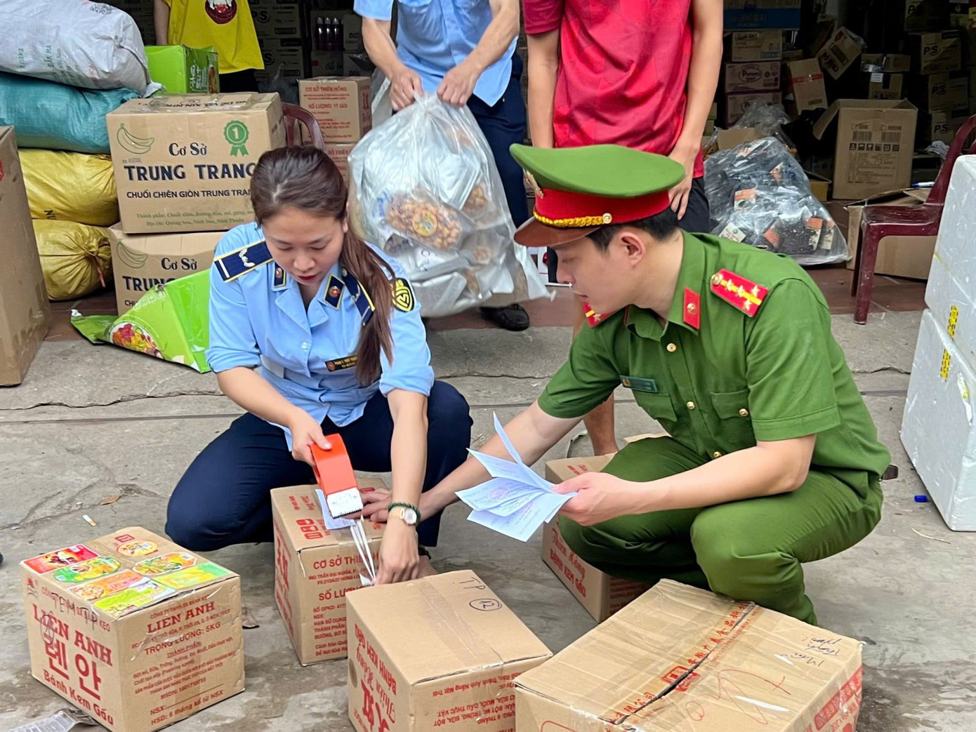 Công an Bắc Giang thu giữ tang vật liên quan vụ việc. Ảnh: Công an tỉnh Bắc Giang Công an Bắc Giang thu giữ tang vật liên quan vụ việc. Ảnh: Công an tỉnh Bắc Giang