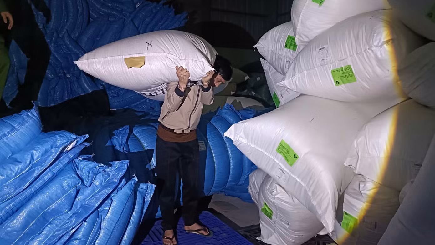 Các đối tượng thực nghiệm tại hiện trường vụ án.