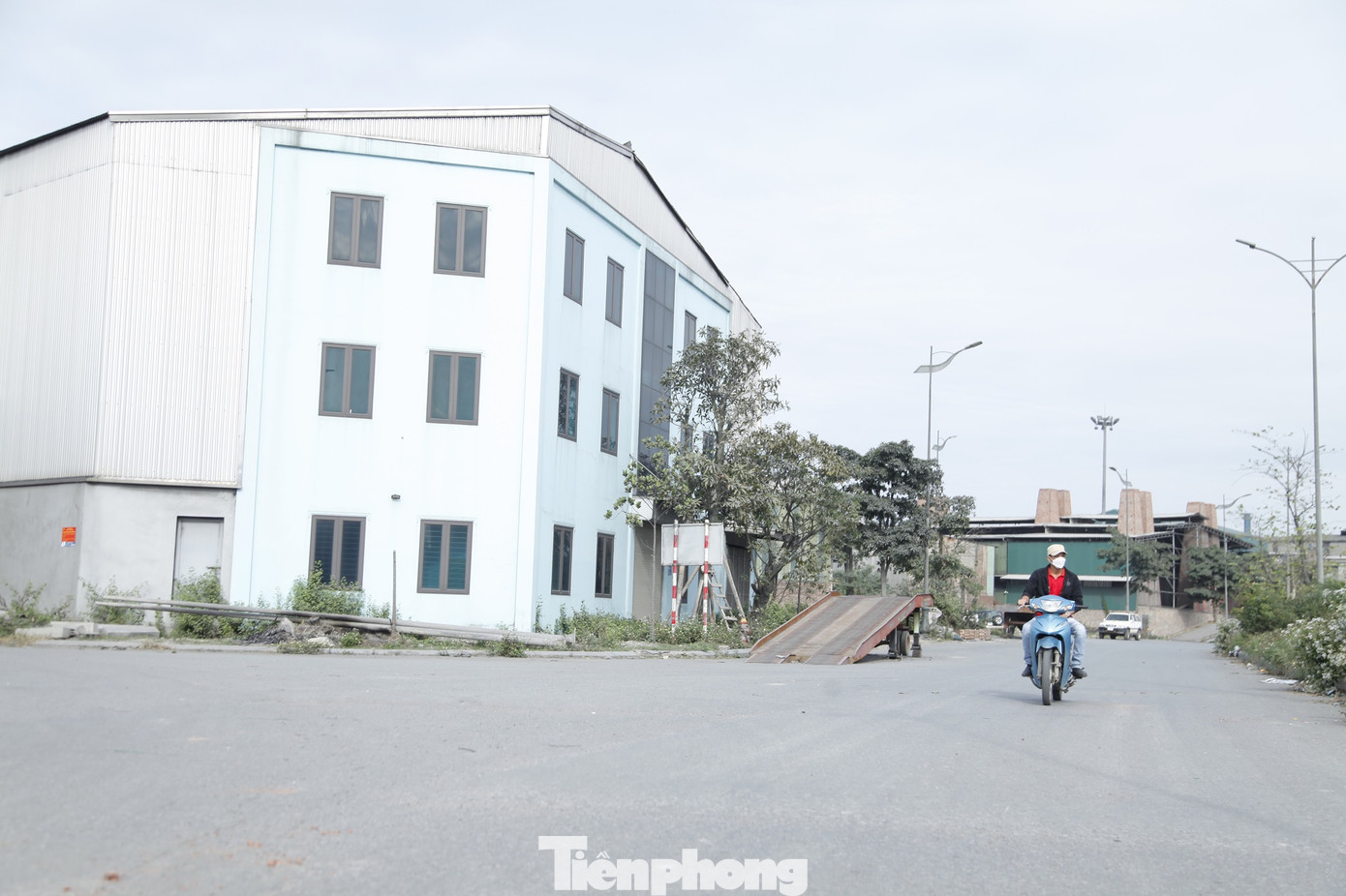 Tại Cụm công nghiệp làng nghề Mẫn Xá, các cơ sở sản xuất cũng tạm dừng hoạt động sau khi có đoàn kiểm tra liên ngành tỉnh Bắc Ninh. Ảnh: Nguyễn Thắng.