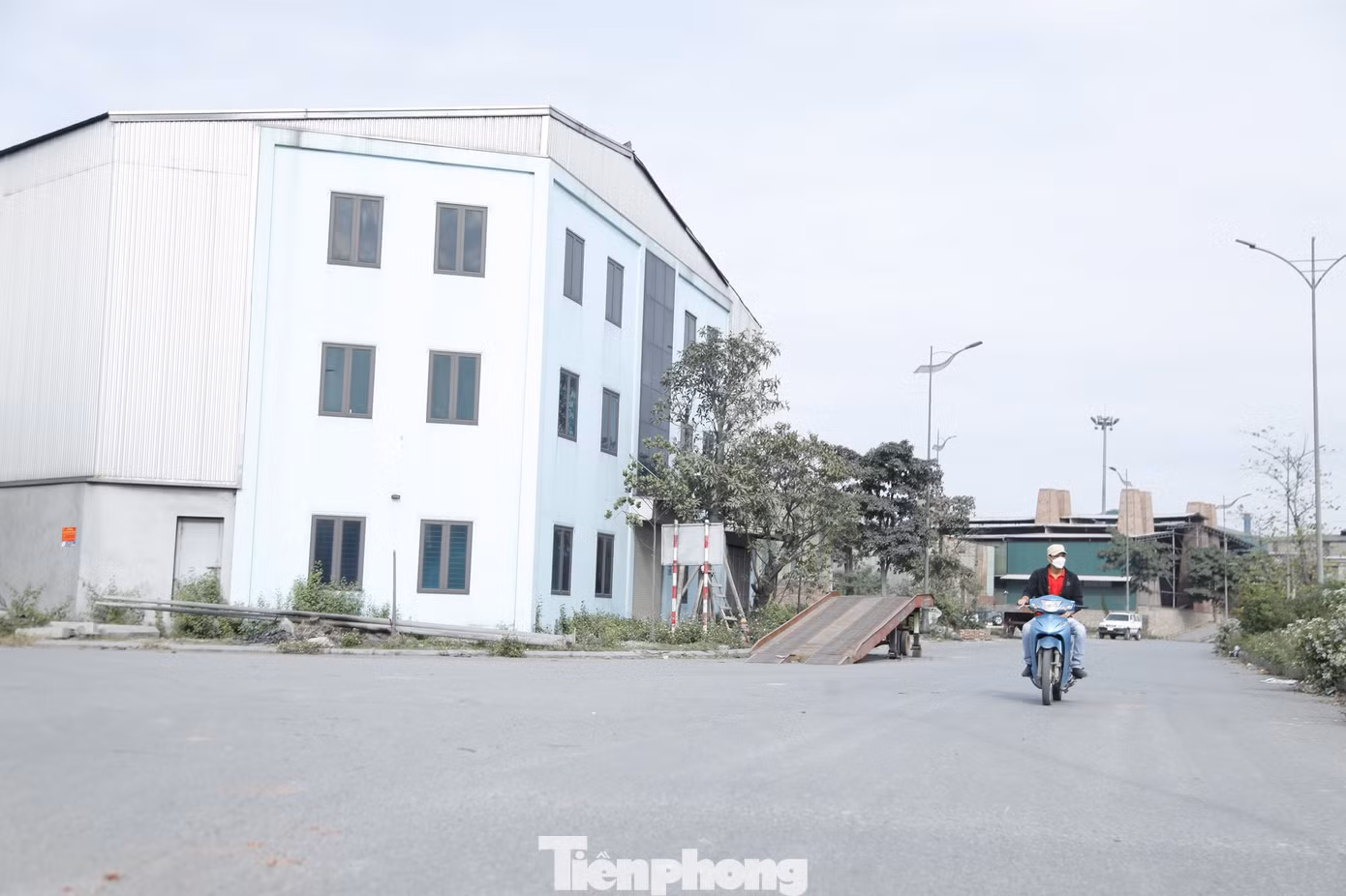 Tại Cụm công nghiệp làng nghề Mẫn Xá, các cơ sở sản xuất cũng tạm dừng hoạt động sau khi có đoàn kiểm tra liên ngành tỉnh Bắc Ninh. Ảnh: Nguyễn Thắng.