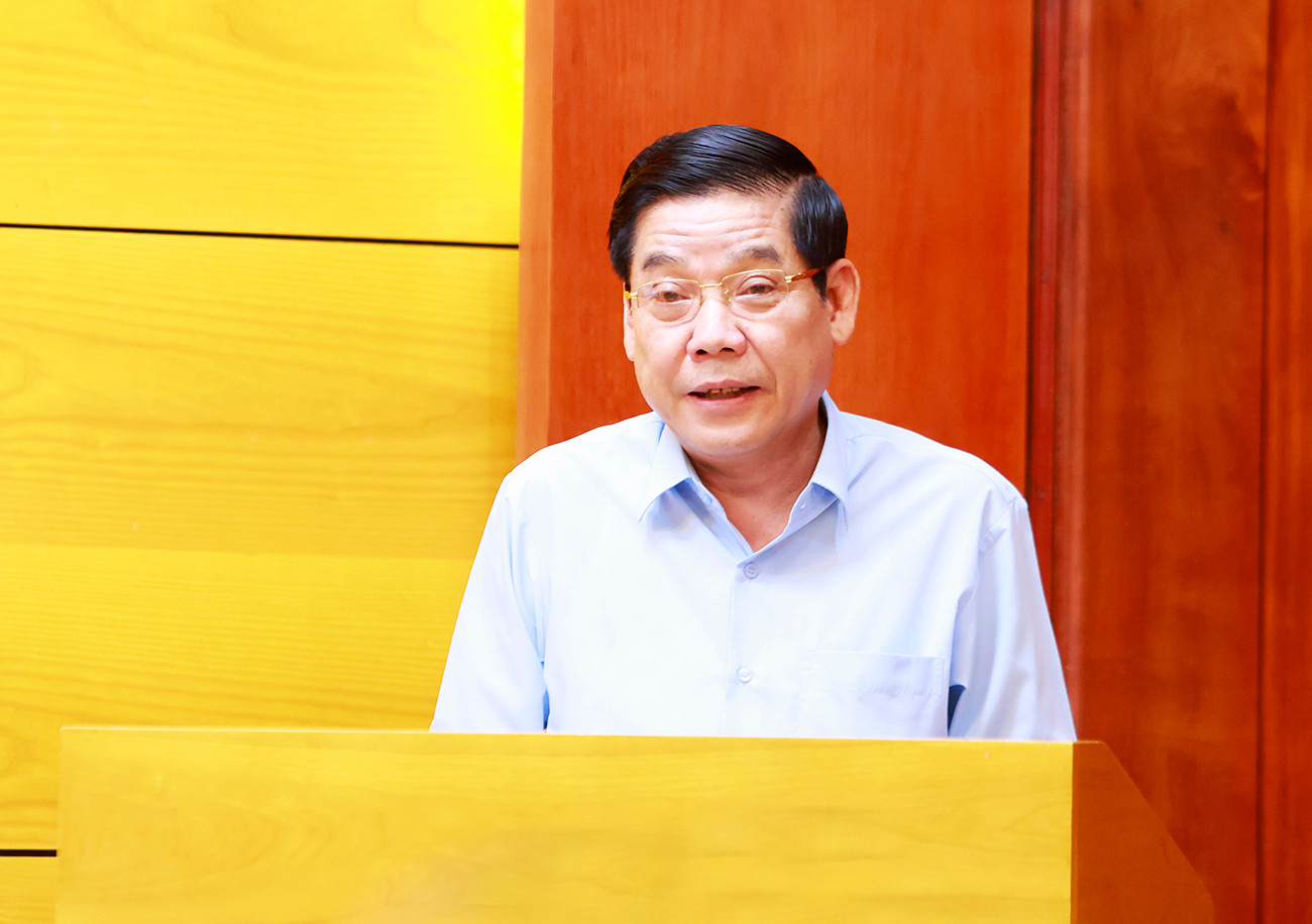 Bí thư Tỉnh ủy Bắc Giang Nguyễn Văn Gấu phát biểu tại hội nghị.