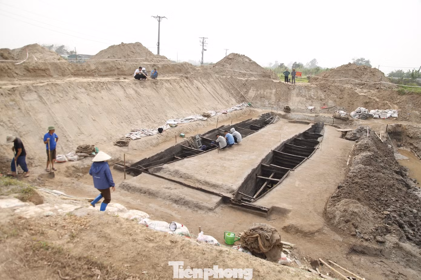 Ngày 4/3, Chủ tịch UBND tỉnh Bắc Ninh có quyết định thực hiện khai quật khẩn cấp di tích thuyền cổ tại khu phố Cống Hà, phường Hà Mãn, thị xã thuận Thành. Ảnh: Nguyễn Thắng