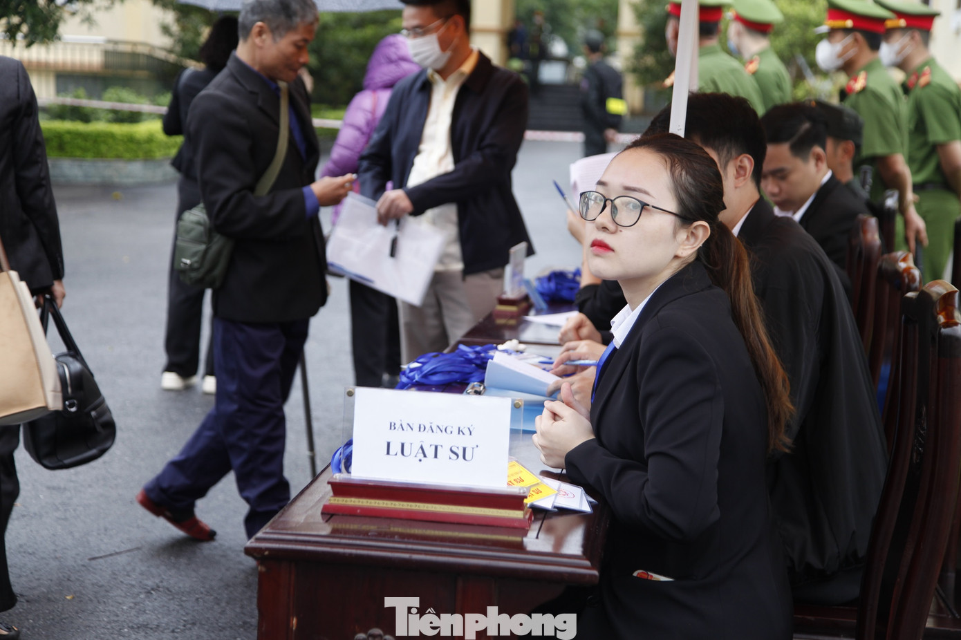 Khu vực luật sư đăng ký tham dự phiên tòa. Ảnh: Nguyễn Thắng