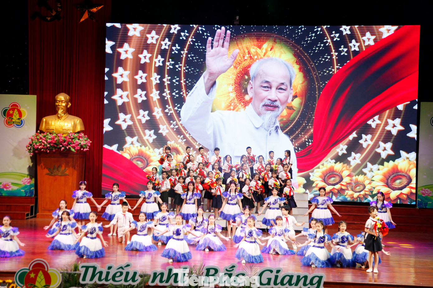 Tiết mục văn nghệ tại đại hội. Ảnh: Nguyễn Thắng