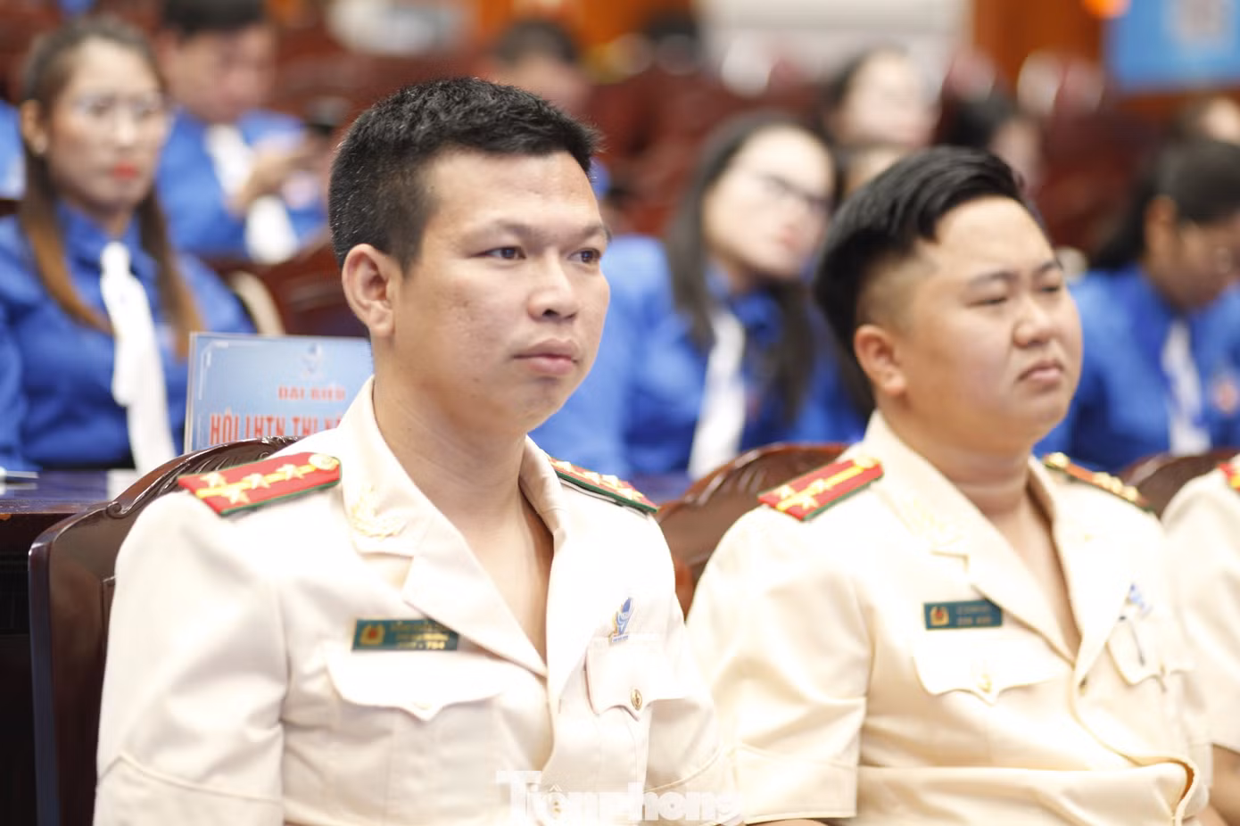 Đại biểu công an dự đại hội.