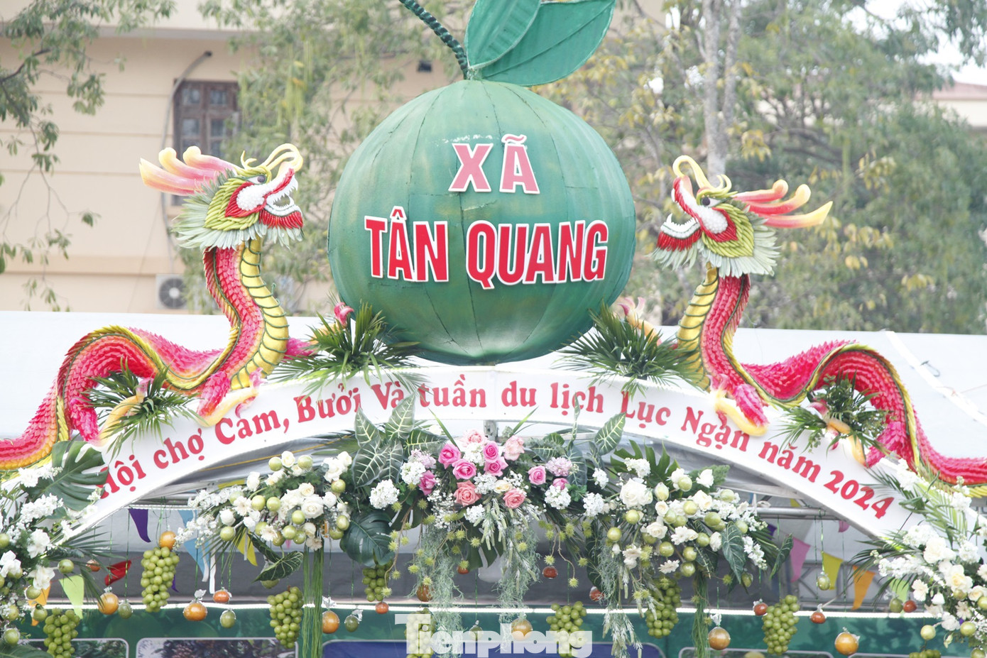 Hội chợ cam, bưởi được xem là lớn nhất ở tỉnh Bắc Giang được nhiều người trong và ngoài tỉnh mong chờ. Ảnh: Nguyễn Thắng.