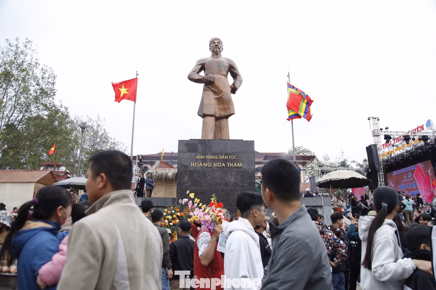 Tượng đài anh hùng dân tộc Hoàng Hoa Thám. Ảnh: Nguyễn Thắng.