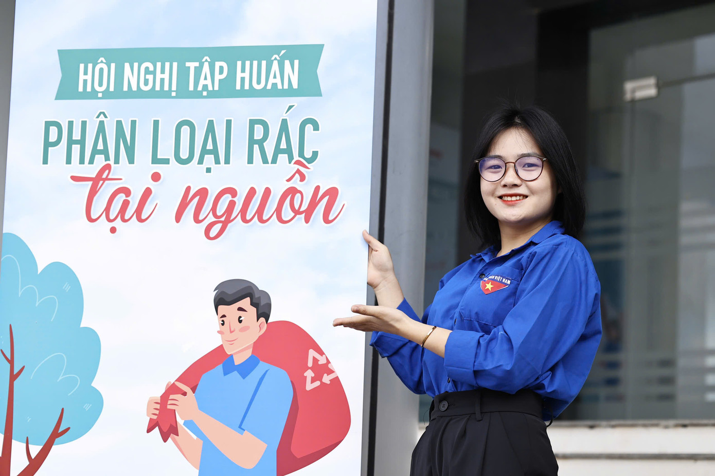 Vi Thị Thu Thảo (23 tuổi) - đoàn viên tỉnh Bắc Giang cho biết, chị đang làm giáo viên ở huyện Lạng Giang. Chuyên gia và giảng viên tại hội nghị đã cung cấp nhiều kiến thức bổ ích về phân loại rác thải, bảo vệ môi trường.