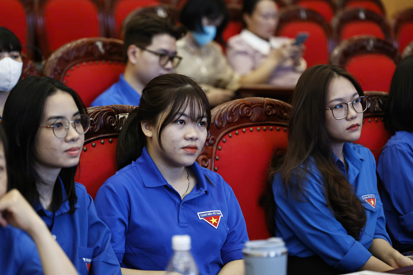 Đoàn viên hứng thú với kiến thức của chuyên gia chia sẻ tại hội nghị.