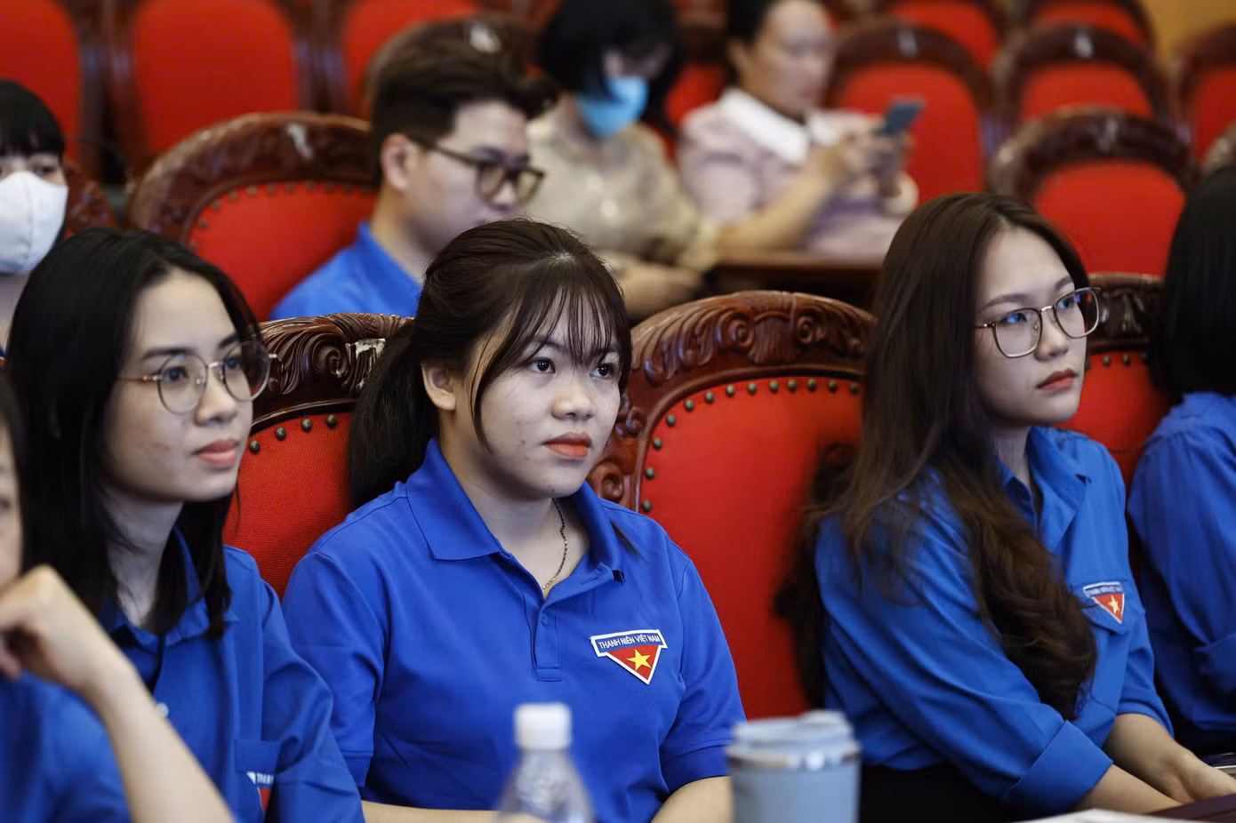 Đoàn viên hứng thú với kiến thức của chuyên gia chia sẻ tại hội nghị.