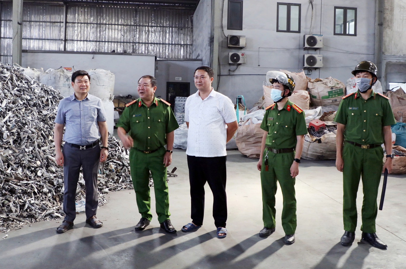 Đoàn liên ngành tỉnh Bắc Ninh kiểm tra Cụm công nghiệp Mẫn Xá.