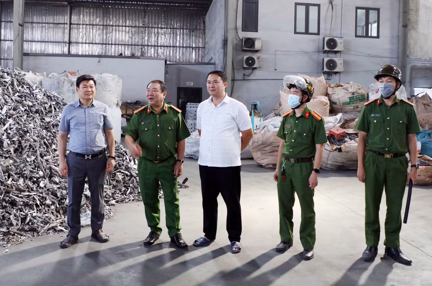 Đoàn liên ngành tỉnh Bắc Ninh kiểm tra Cụm công nghiệp Mẫn Xá.