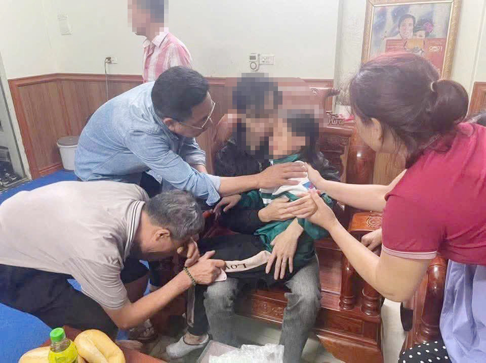 Cháu T được Công an tỉnh Bắc Ninh giải cứu thành công. Ảnh mạng xã hội