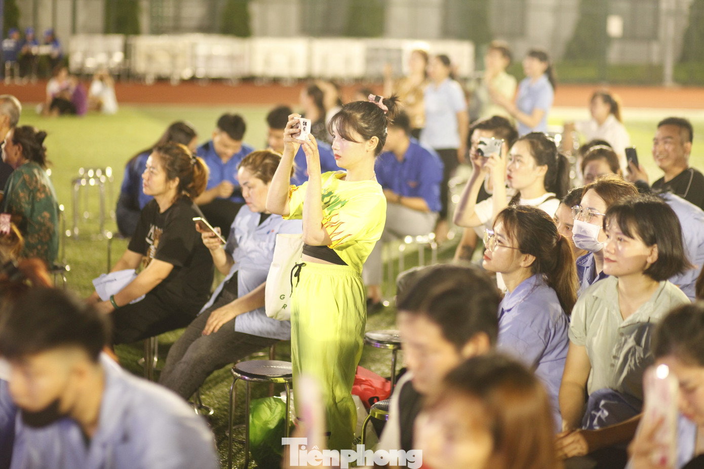 Đông đảo công nhân hào hứng tham dự chương trình. Ảnh: Nguyễn Thắng Đông đảo công nhân hào hứng tham dự chương trình. Ảnh: Nguyễn Thắng