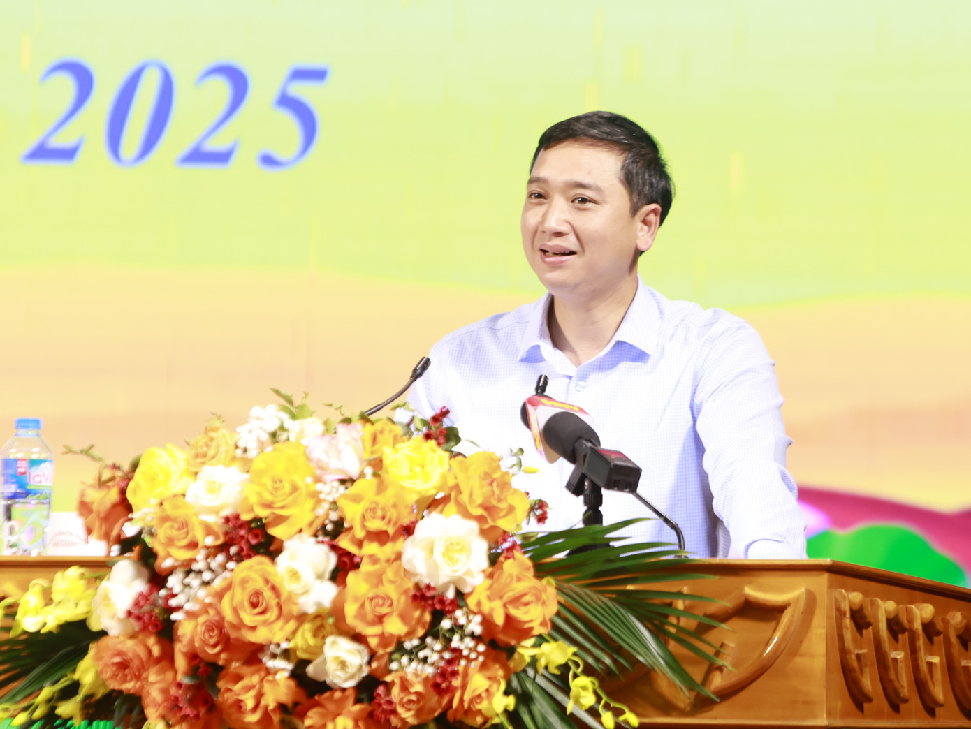 Chủ tịch UBND tỉnh Bắc Giang Nguyễn Việt Oanh phát biểu tại hội nghị.