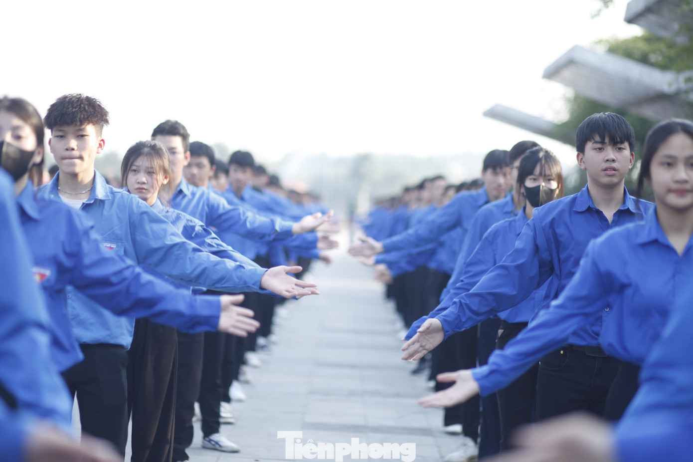 Tuổi trẻ Bắc Ninh đoàn kết và tiếp nối xứng đáng truyền thống hào hùng của Quân đội Nhân dân Việt Nam. Tuổi trẻ Bắc Ninh đoàn kết và tiếp nối xứng đáng truyền thống hào hùng của Quân đội Nhân dân Việt Nam.