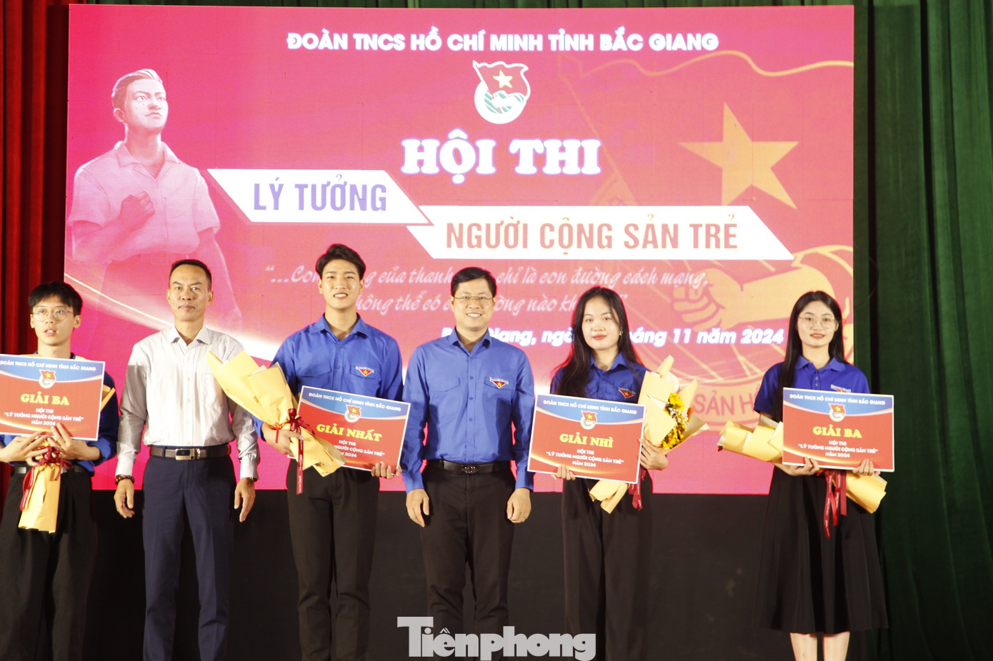 Tỉnh Đoàn Bắc Giang trao giải cuộc thi lý tưởng người cộng sản. Ảnh: Nguyễn Thắng