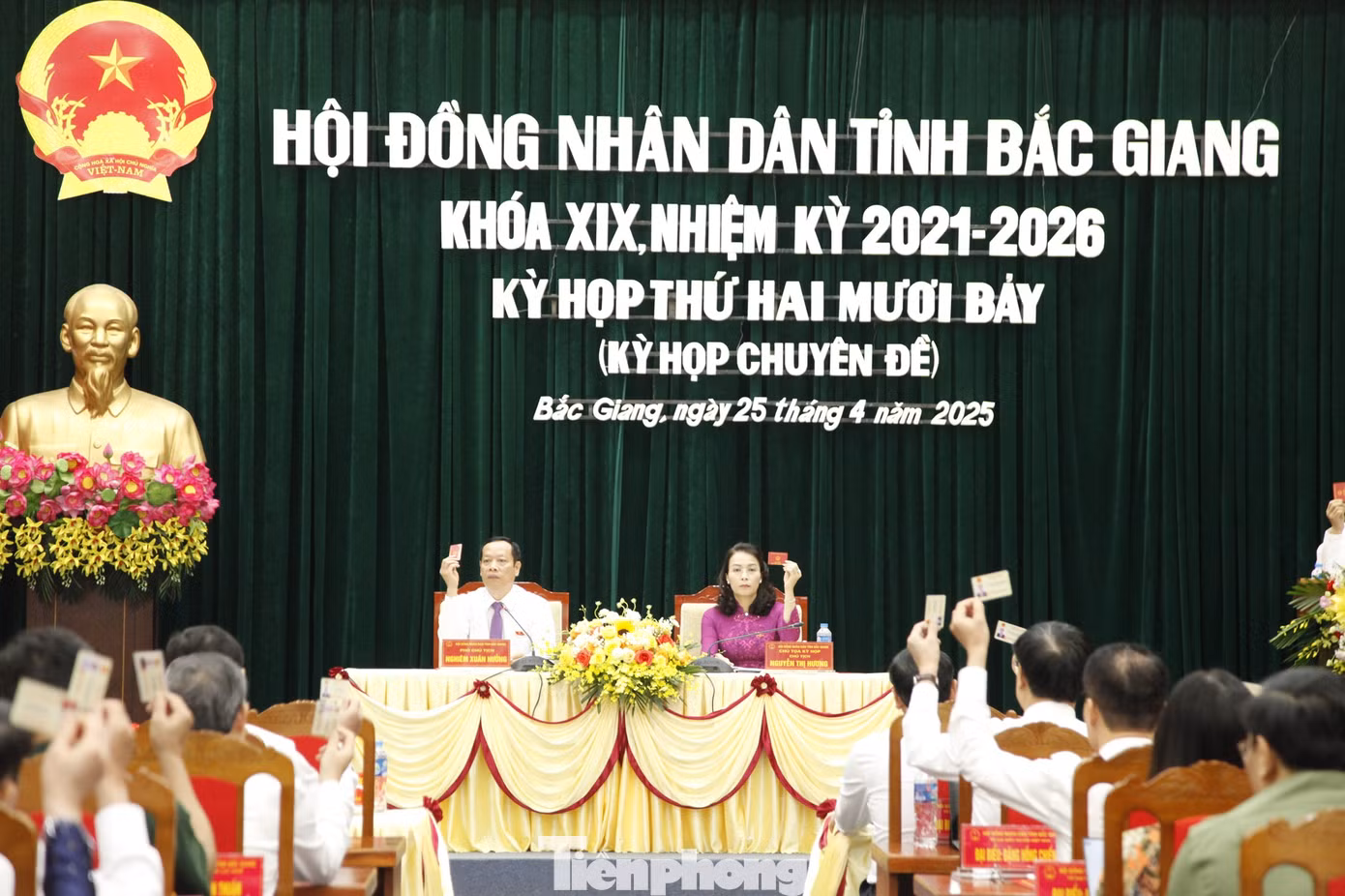 HĐND tỉnh Bắc Giang thông qua nghị quyết hợp nhất với tỉnh Bắc Ninh. Ảnh: Nguyễn Thắng