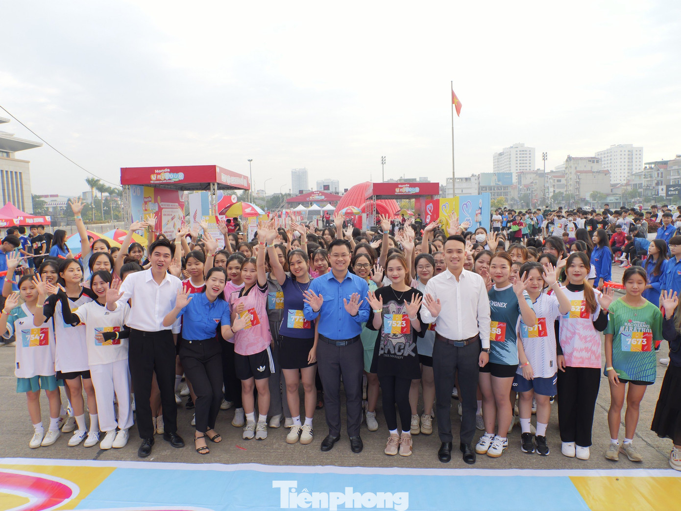 Đông đảo học sinh, đoàn viên tham gia ngày hội học sinh 3 tốt.