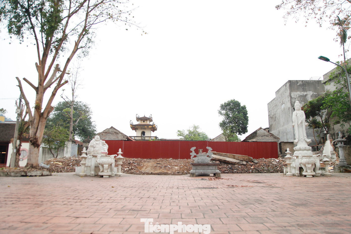 Cơ quan chức năng tỉnh Bắc Giang hạ mộc để phục dựng lại chùa Vẽ. Ảnh: Nguyễn Thắng. Cơ quan chức năng tỉnh Bắc Giang hạ mộc để phục dựng lại chùa Vẽ. Ảnh: Nguyễn Thắng.