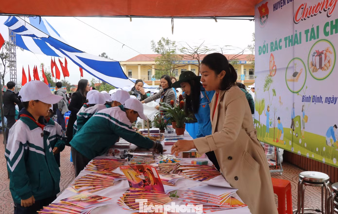 Đoàn viên, học sinh hồ hởi tham gia Lễ khởi động Tháng Thanh niên