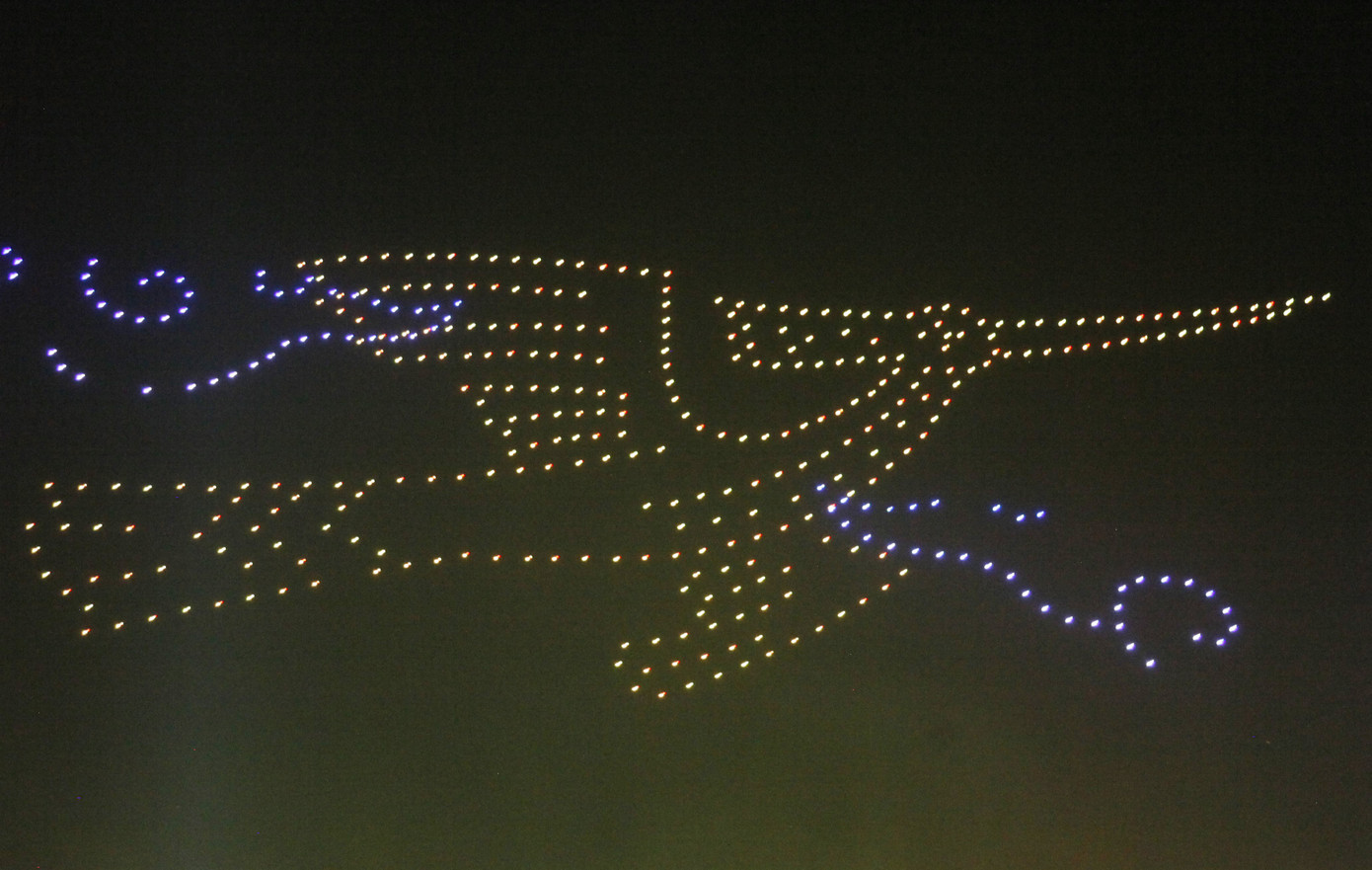 Trình diễn drone. Ảnh: Nguyễn Thắng