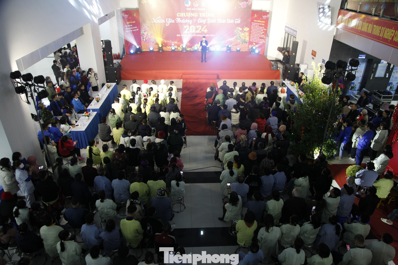 Chương trình "Xuân yêu thương - Cùng bệnh nhân đón Tết" của Hội LHTN tỉnh Bắc Giang thu hút nhiều bệnh nhân tại Bệnh viên Đa khoa tỉnh Bắc Giang tham gia. Ảnh: Nguyễn Thắng Chương trình "Xuân yêu thương - Cùng bệnh nhân đón Tết" của Hội LHTN tỉnh Bắc Giang thu hút nhiều bệnh nhân tại Bệnh viên Đa khoa tỉnh Bắc Giang tham gia. Ảnh: Nguyễn Thắng