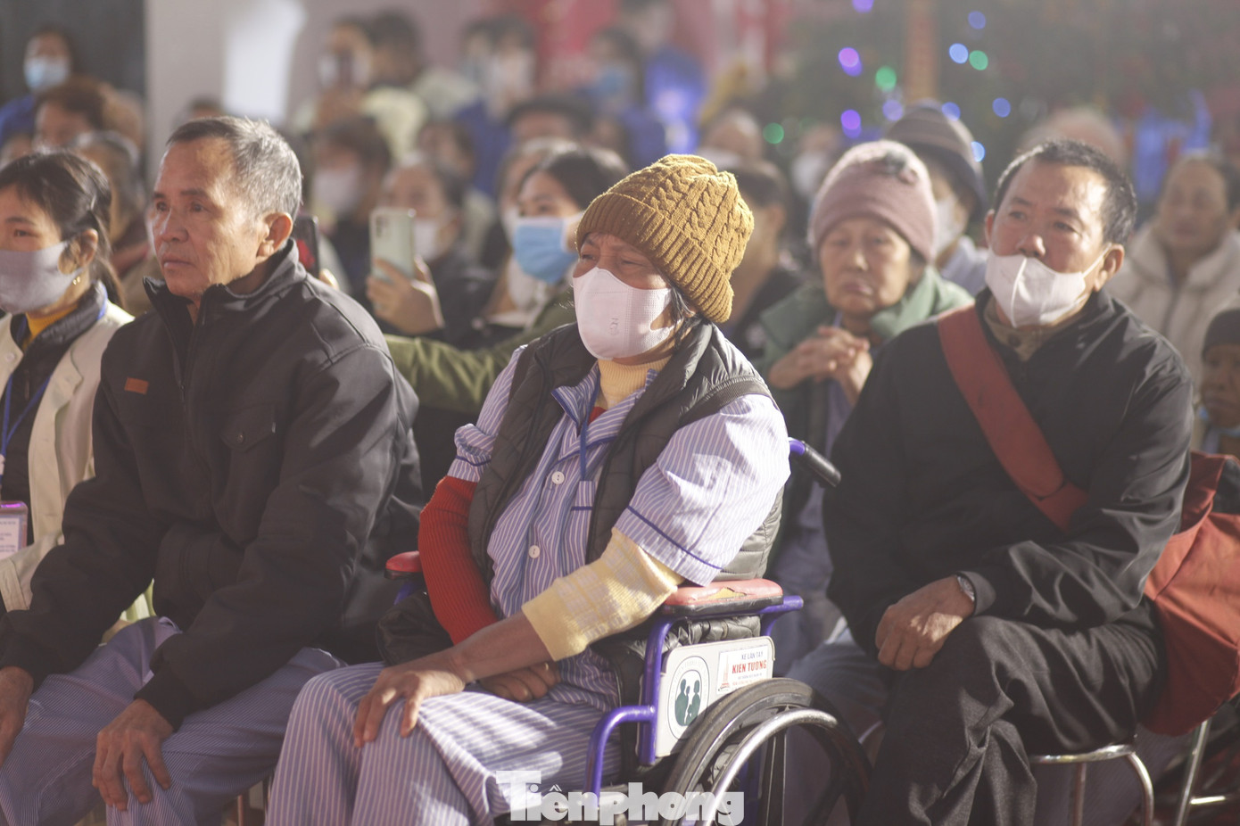 Theo anh Thân Trung Kiên - Bí thư Tỉnh Đoàn, Chủ tịch Hội LHTN tỉnh Bắc Giang, chương trình “Xuân yêu thương - Cùng Bệnh nhân đón Tết” là hoạt động thường niên do Hội LHTN tỉnh Bắc Giang phối hợp với các đơn vị và nhà tài trợ tổ chức tại các bệnh viện nhằm một phần chia sẻ, động viên, tiếp sức người bệnh nhân dịp Tết đến Xuân về. Ảnh: Nguyễn Thắng Theo anh Thân Trung Kiên - Bí thư Tỉnh Đoàn, Chủ tịch Hội LHTN tỉnh Bắc Giang, chương trình “Xuân yêu thương - Cùng Bệnh nhân đón Tết” là hoạt động thường niên do Hội LHTN tỉnh Bắc Giang phối hợp với các đơn vị và nhà tài trợ tổ chức tại các bệnh viện nhằm một phần chia sẻ, động viên, tiếp sức người bệnh nhân dịp Tết đến Xuân về. Ảnh: Nguyễn Thắng