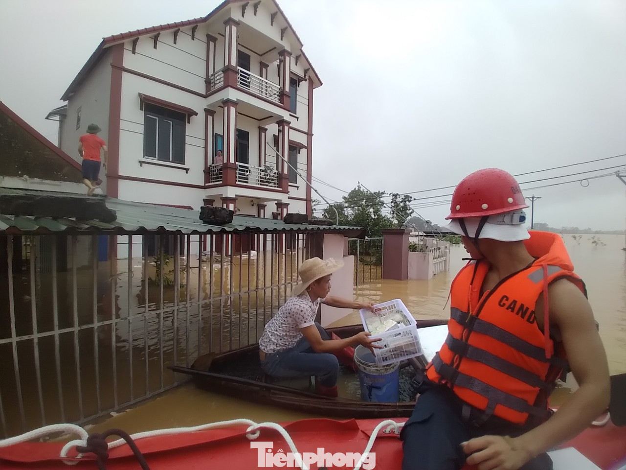 Nhờ được hỗ trợ kịp thời, cuộc sống của người dân thôn Đa Hội cơ bản ổn định.