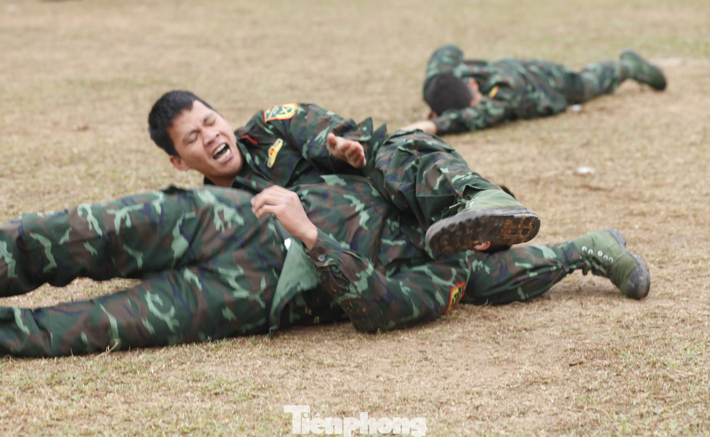 Các tổ chức Đoàn trong Trung đoàn BB 101 triển khai thực hiện hoạt động Tháng Thanh niên gắn với quán triệt chỉ thị, mệnh lệnh huấn luyện và đẩy mạnh thực hiện phong trào “Thanh niên Trung đoàn rèn đức, luyện tài, xung kích, sáng tạo, xứng danh Bộ đội Cụ Hồ thời kỳ mới”. Ảnh: Nguyễn Thắng