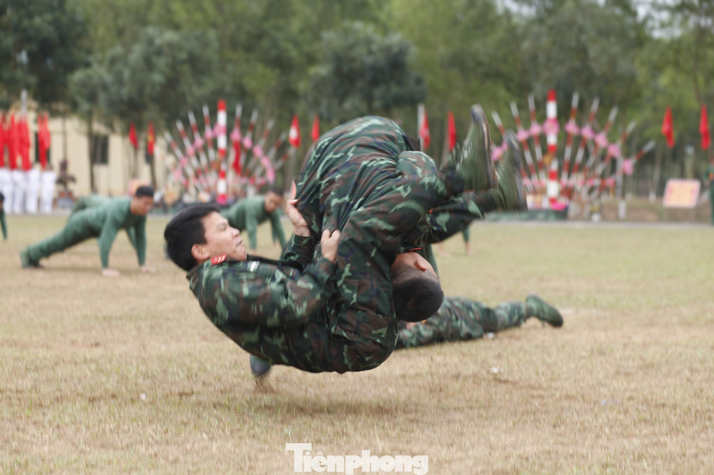 Đoàn viên Trung đoàn BB 101 phát huy các giá trị truyền thống của dân tộc, quân đội và phẩm chất “Bộ đội Cụ Hồ”. Ảnh: Nguyễn Thắng