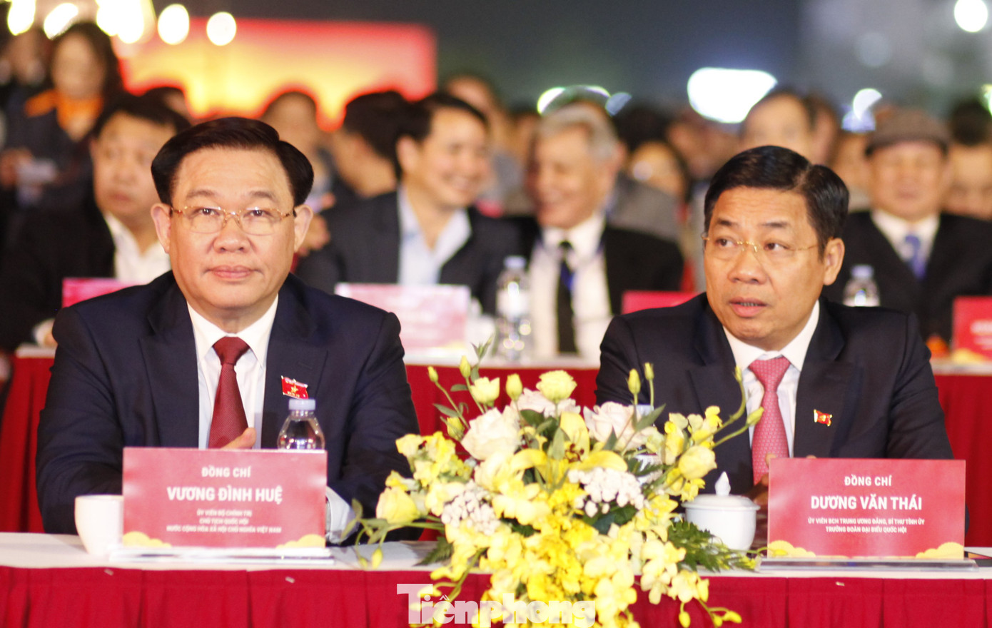 Chủ tịch Quốc hội Vương Đình Huệ dự Lễ công bố thành lập thị xã Việt Yên. Ảnh: Nguyễn Thắng. Chủ tịch Quốc hội Vương Đình Huệ dự Lễ công bố thành lập thị xã Việt Yên. Ảnh: Nguyễn Thắng.