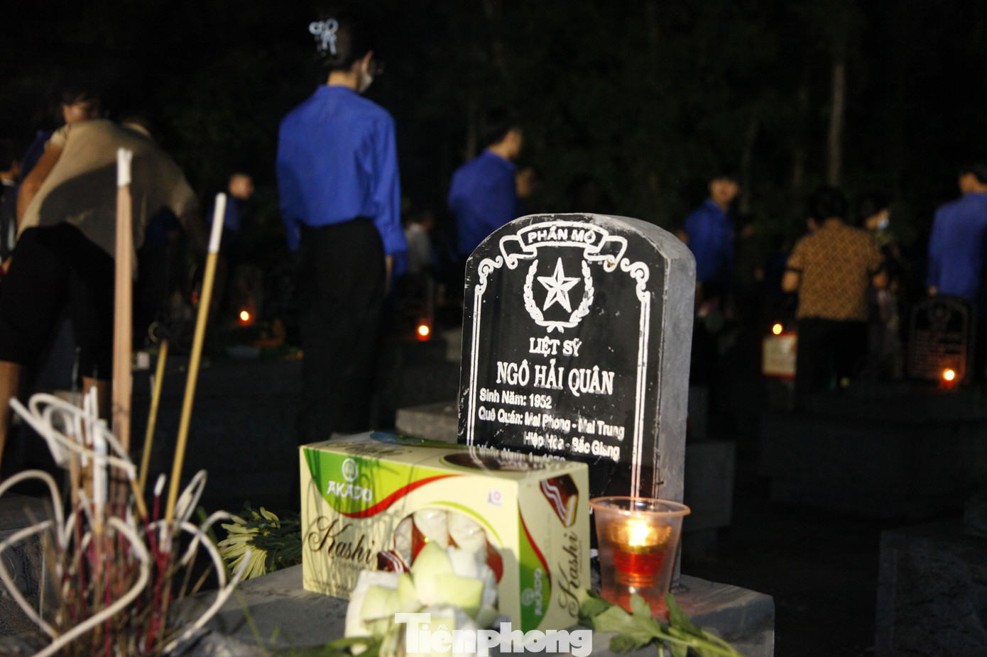 Đây là dịp để tuổi trẻ tỉnh Bắc Giang tri ân các anh hùng liệt sỹ. Ảnh: Nguyễn Thắng