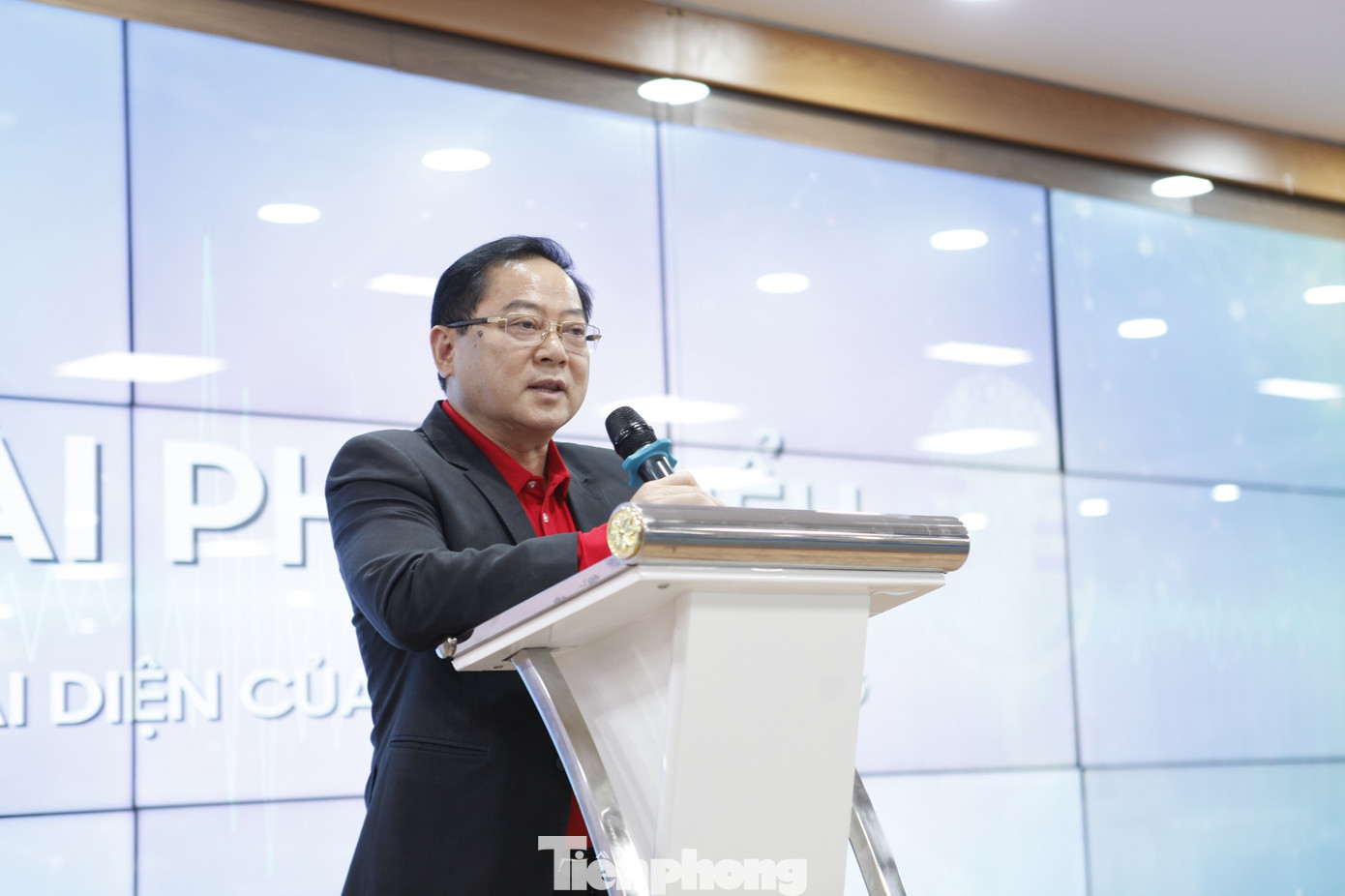 Nhà báo Lê Xuân Sơn – Tổng Biên tập Báo Tiền Phong phát biểu tại chương trình. Ảnh: Nguyễn Thắng Nhà báo Lê Xuân Sơn – Tổng Biên tập Báo Tiền Phong phát biểu tại chương trình. Ảnh: Nguyễn Thắng