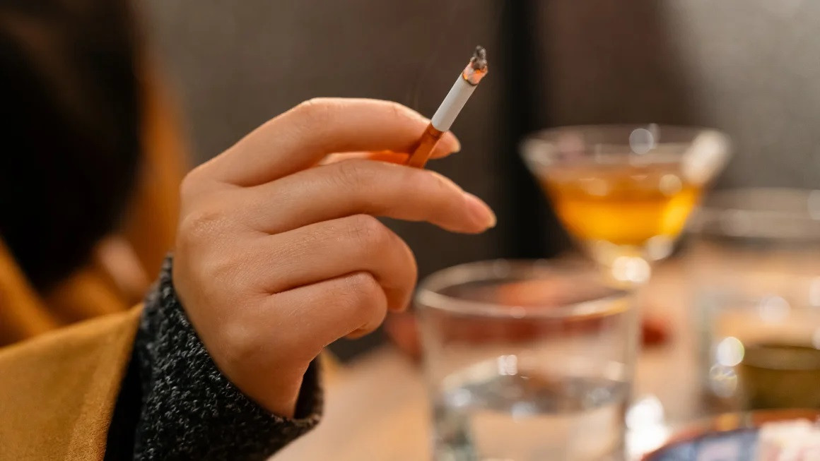 Theo một nghiên cứu mới, gần 1/5 số ca ung thư mới ở người lớn từ 30 tuổi trở lên tại Mỹ vào năm 2019 có thể là do hút thuốc. Theo một nghiên cứu mới, gần 1/5 số ca ung thư mới ở người lớn từ 30 tuổi trở lên tại Mỹ vào năm 2019 có thể là do hút thuốc.