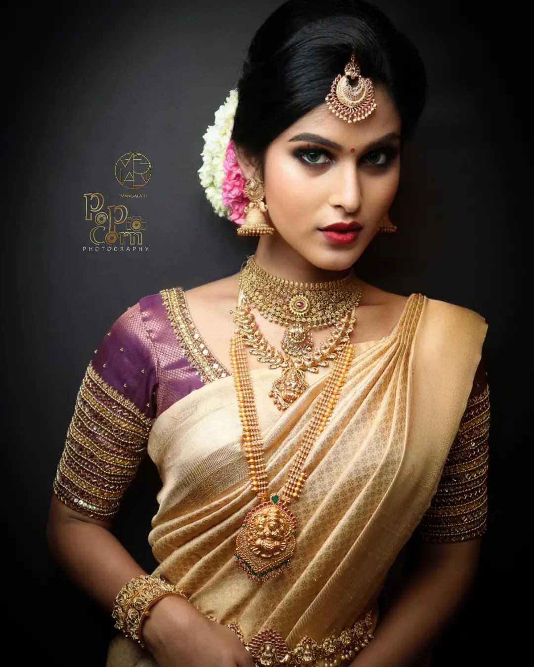 Apsara CJ được giới thiệu là diễn viên, người mẫu quảng cáo nổi tiếng tại Ấn Độ. Nhan sắc của người đẹp nhận được nhiều đánh giá tích cực từ khán giả. Cô có gương mặt nữ tính, dịu dàng. Trước đó, các đại diện Ấn Độ cử đến đấu trường Miss International Queen thường bị chê thô cứng.