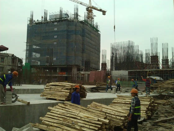 chúng ta cần thay đổi cách thức quản lý giá nhà ở xã hội, cần chuyển sang cơ chế sao cho thị trường hơn với sự cạnh tranh giữa các nhà đầu tư để giá nhà ở xã hội luôn phải rẻ hơn giá nhà ở thương mại.