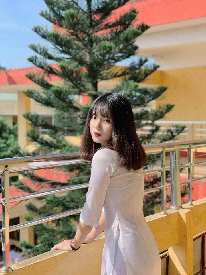 Nhan sắc gây sốt của cặp song sinh Hằng Nga ảnh 5