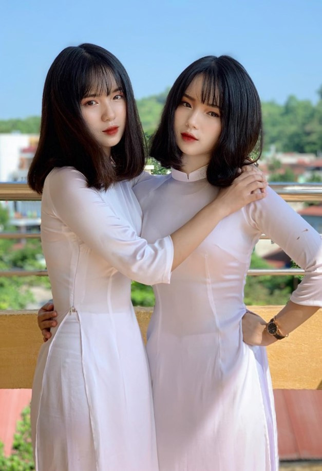 Nhan sắc gây sốt của cặp song sinh Hằng Nga ảnh 1
