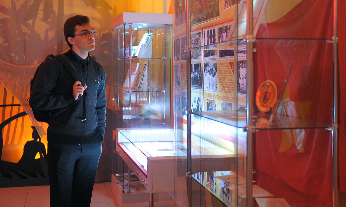 Thanh niên Việt - Nga ngược dòng lịch sử với không gian 'ảo' ảnh 8