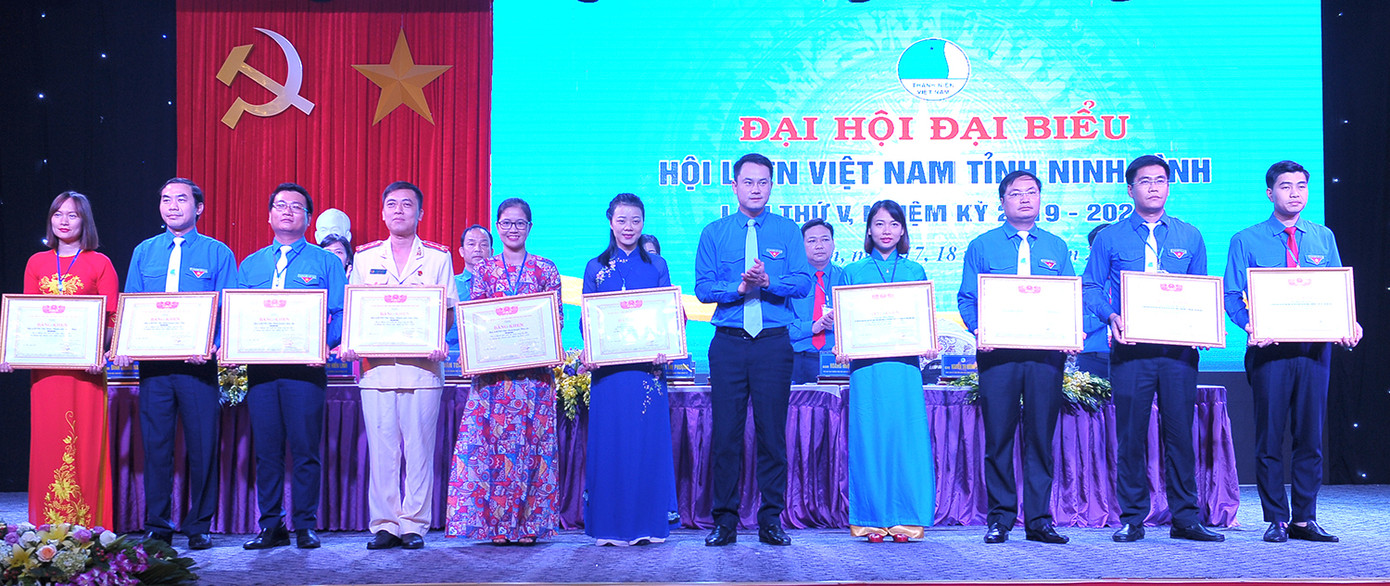 Hội LHTN Việt Nam tỉnh Ninh Bình có chủ tịch mới ảnh 4