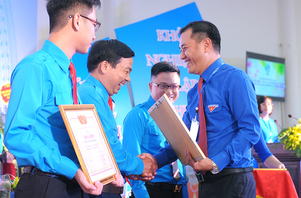 Anh Trần Ngọc Nam tiếp tục làm Chủ tịch Hội LHTN Việt Nam tỉnh Hà Nam ảnh 6