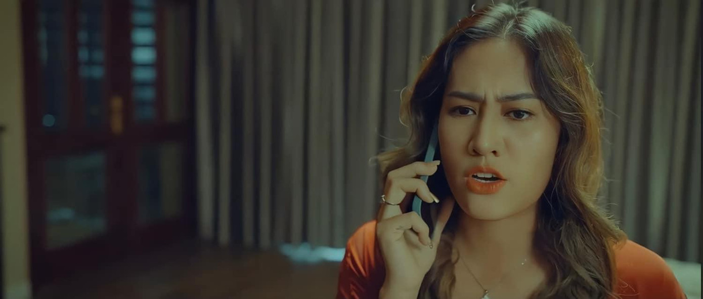 Cuộc sống của Thảo luôn căng thẳng, gay gắt. Cuộc sống của Thảo luôn căng thẳng, gay gắt.