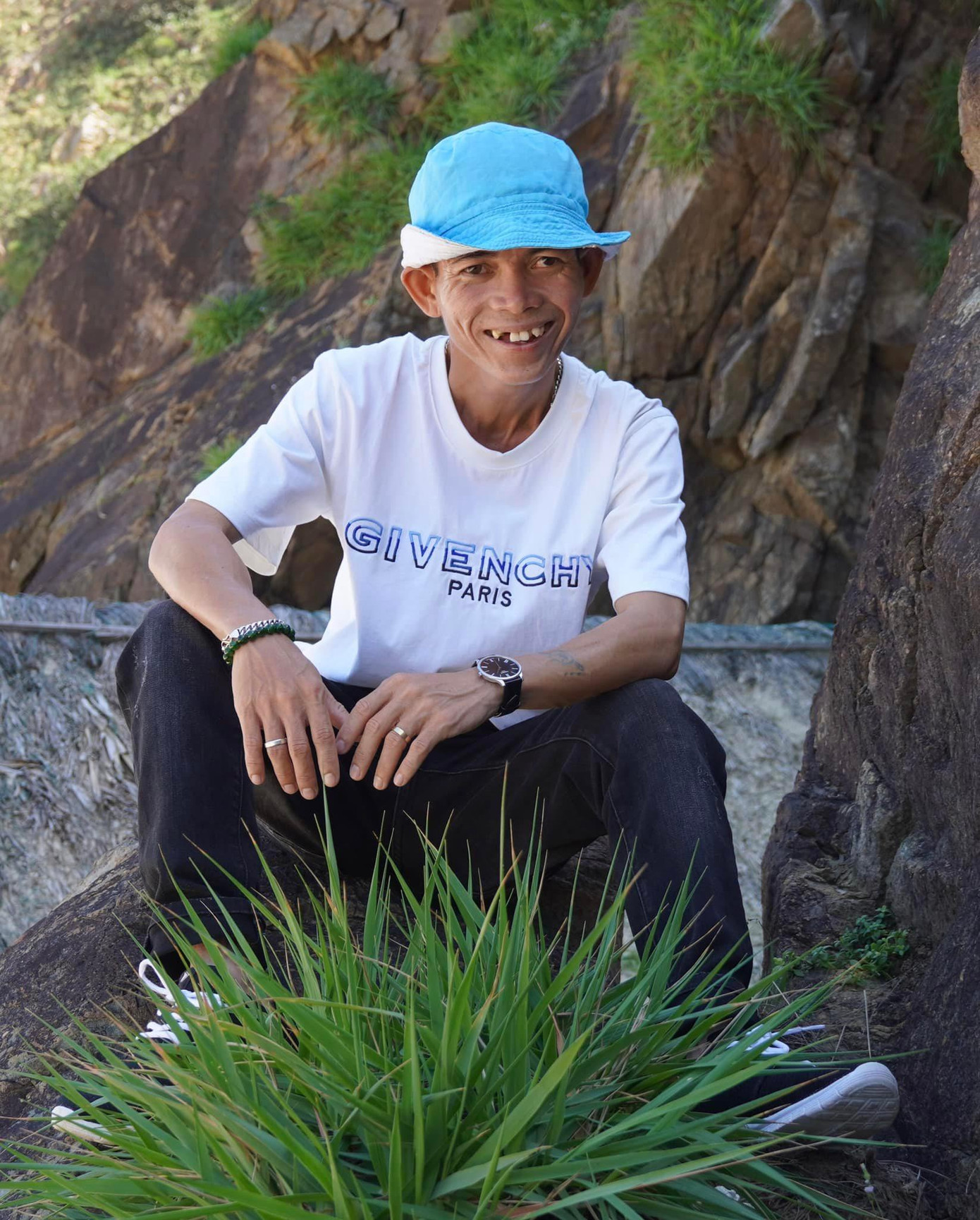 Sô Y Tiết được yêu quý vì sự giản dị, duyên dáng và gây cười cho khán giả. Sô Y Tiết được yêu quý vì sự giản dị, duyên dáng và gây cười cho khán giả.